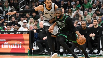 世界杯官方客户端-记者：绿军缺普理查德&amp;布朗被驱逐 面对有文班的马刺确实赢不了